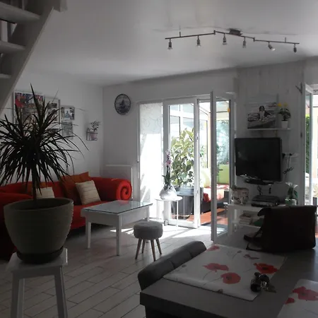 Les Troenes Уистреам